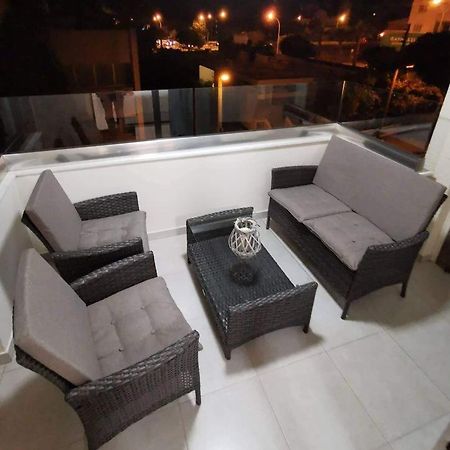 Tony'S Boutique Apartment Larnaca Exteriör bild