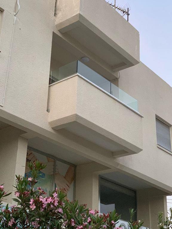 Tony'S Boutique Apartment Larnaca Exteriör bild